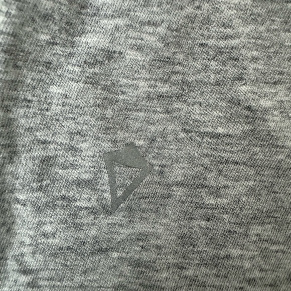 Ivivva by Lululemon Keyhole Tank, Size 12 - Picture 5 of 6